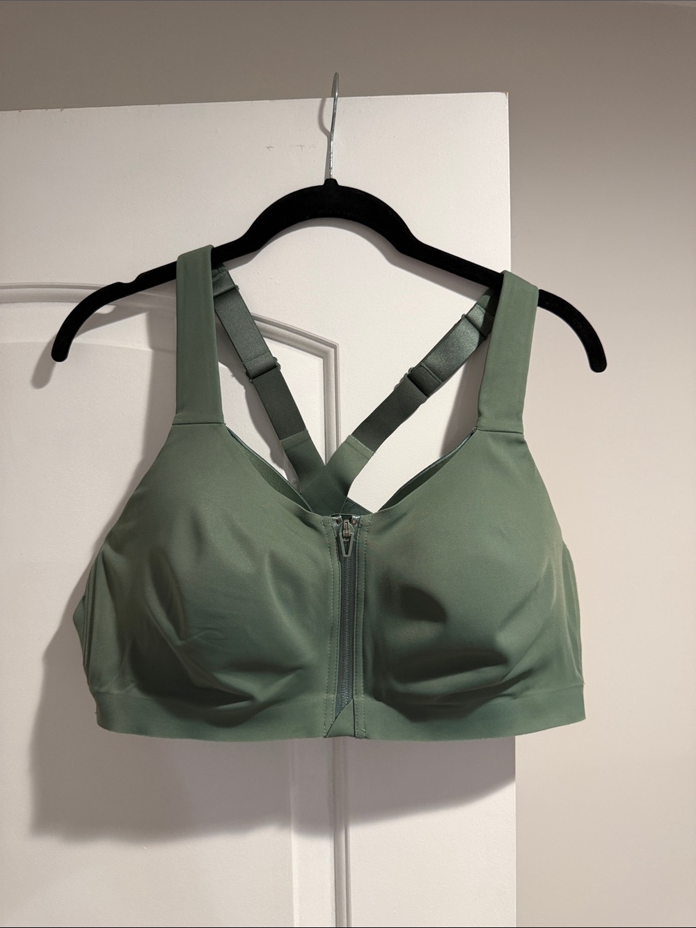 Victoria Secret High Impact Front-Close Sports Bra